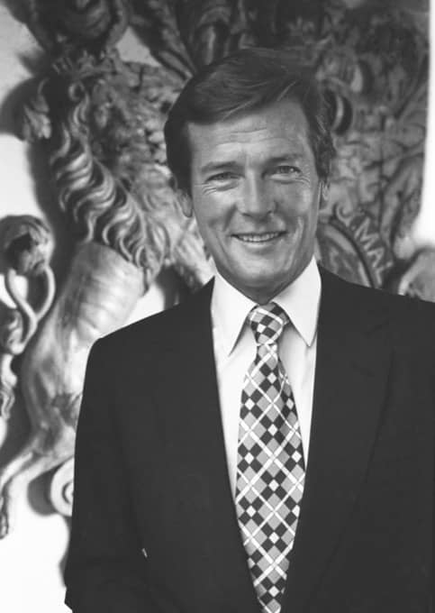Ritratto di Roger Moore nel 1973